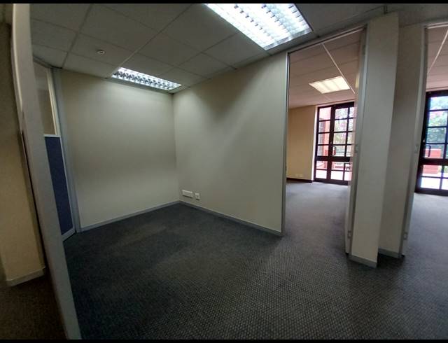 427M² OFFICE TO LET IN BRYANSTON